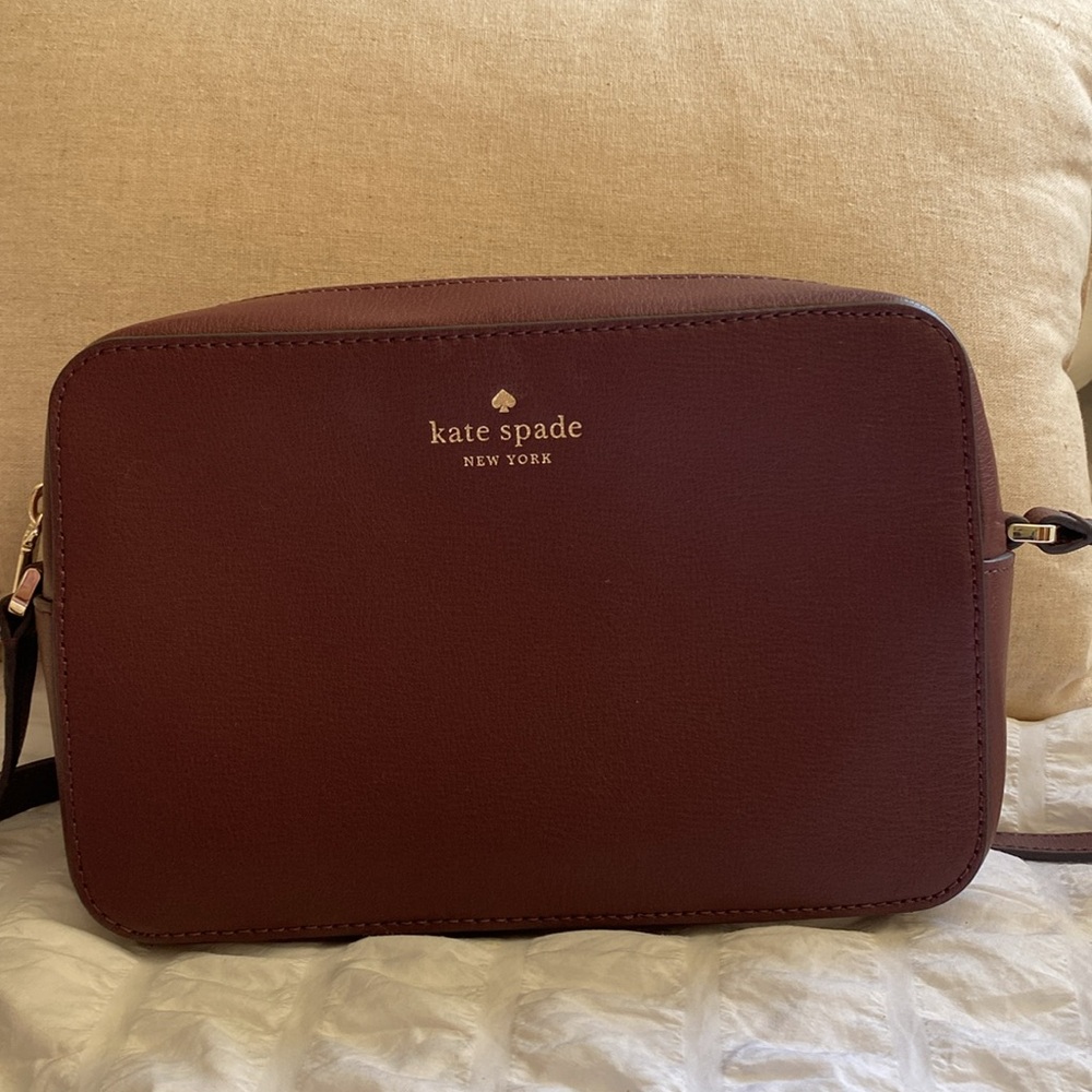 Kate Spade Harper Crossbody : deep maroon color